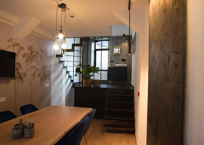 La Luciole Urbain A En Famenne 度假居 马尔什昂法梅讷